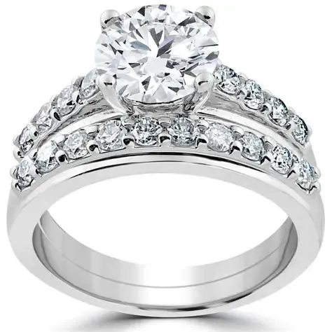 Diamond engagement ring and wedding band set appraised in-house